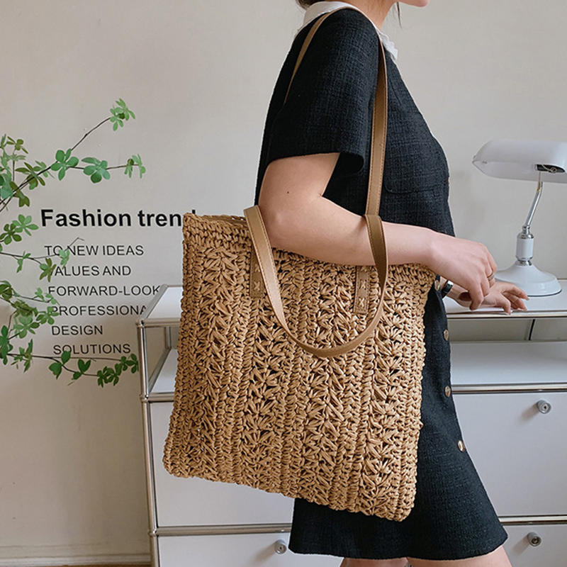 Square Hollow Straw Beach Bag  - Women'S Raffia Bags recension och pris