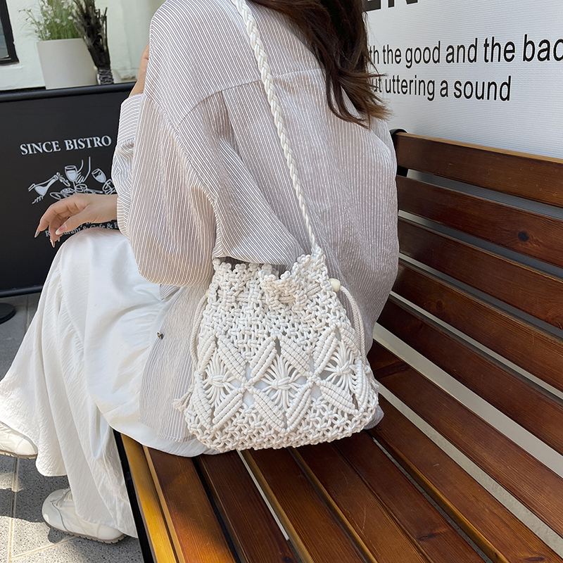 LEFTSIDE Weave Small Shoulder  - Women'S Raffia Bags recension och pris